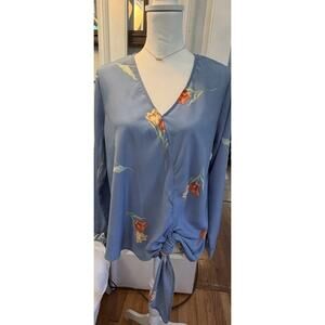 Lush Women’s Baby Blue Floral Bell Sleeve V Neck Blouse Size Small